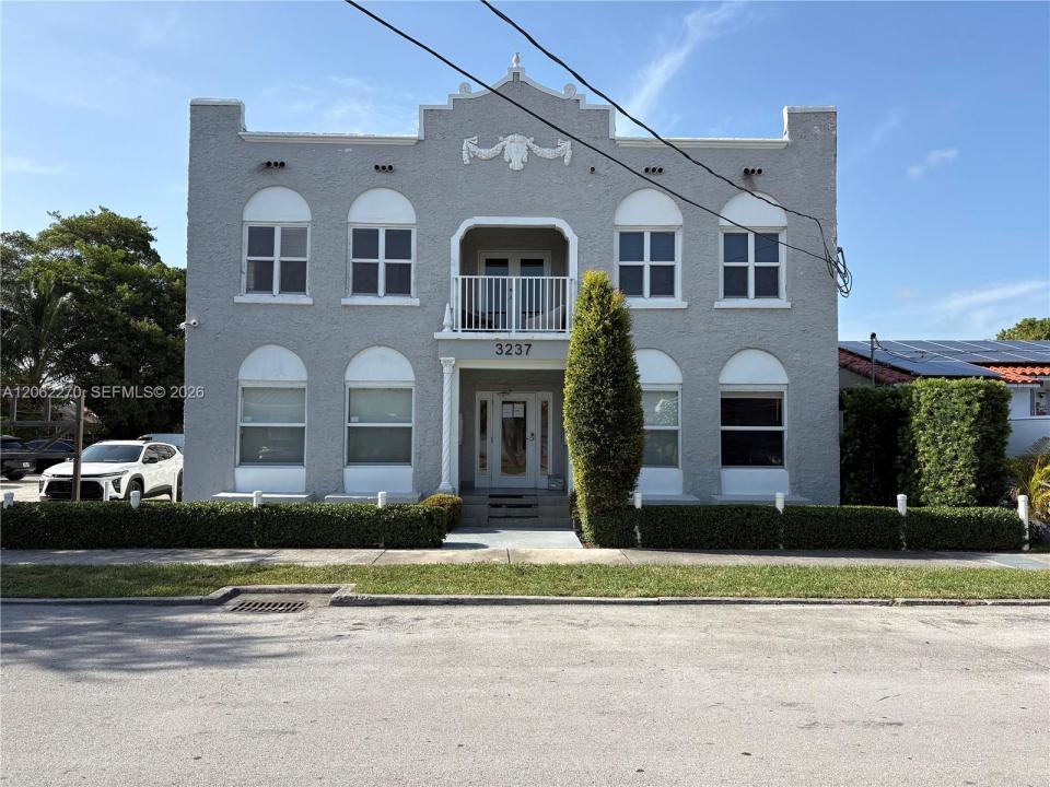 3237 SW 4th St 9, Miami, Florida 33135, Amerika Birleşik Devletleri