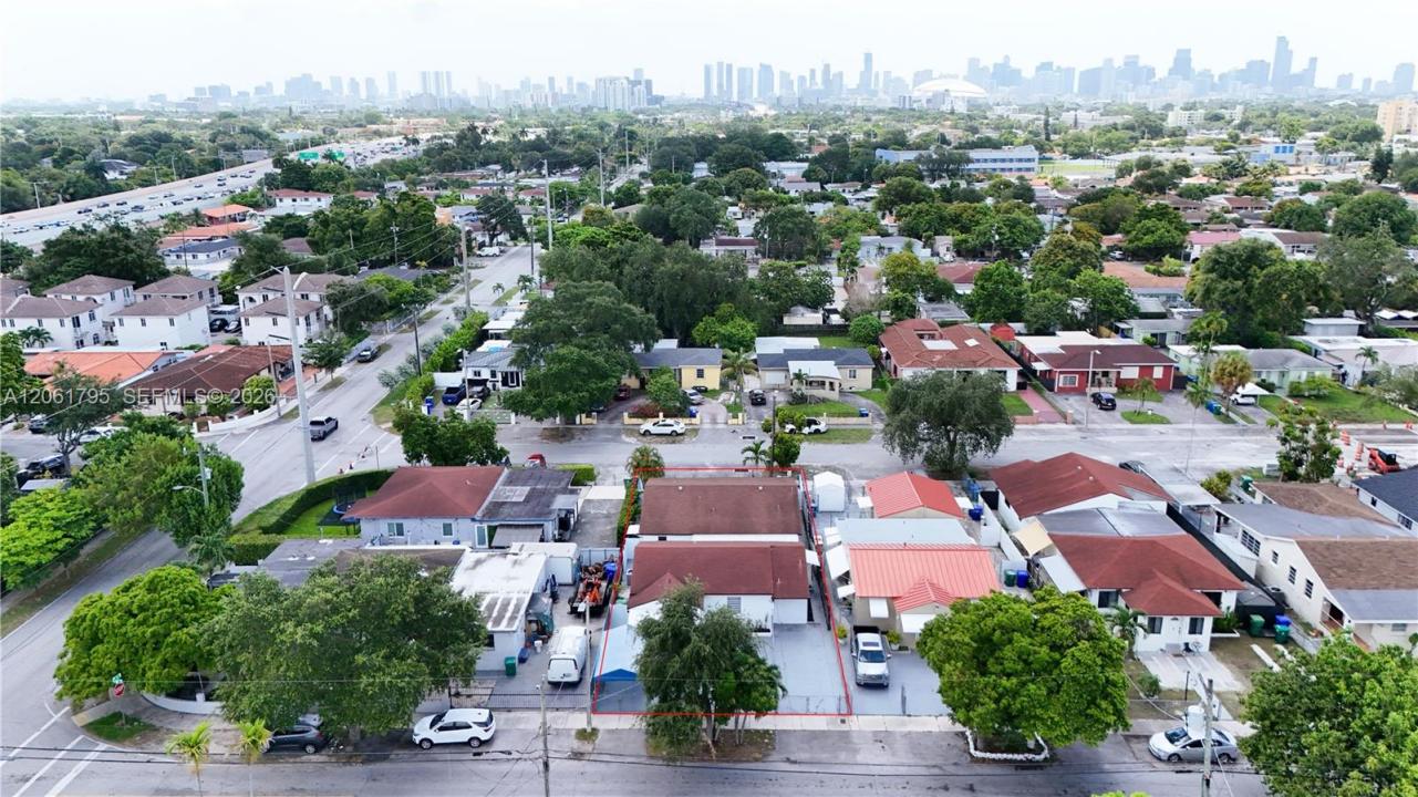 1055 NW 32nd Ct, Miami, Florida 33125, Stati Uniti