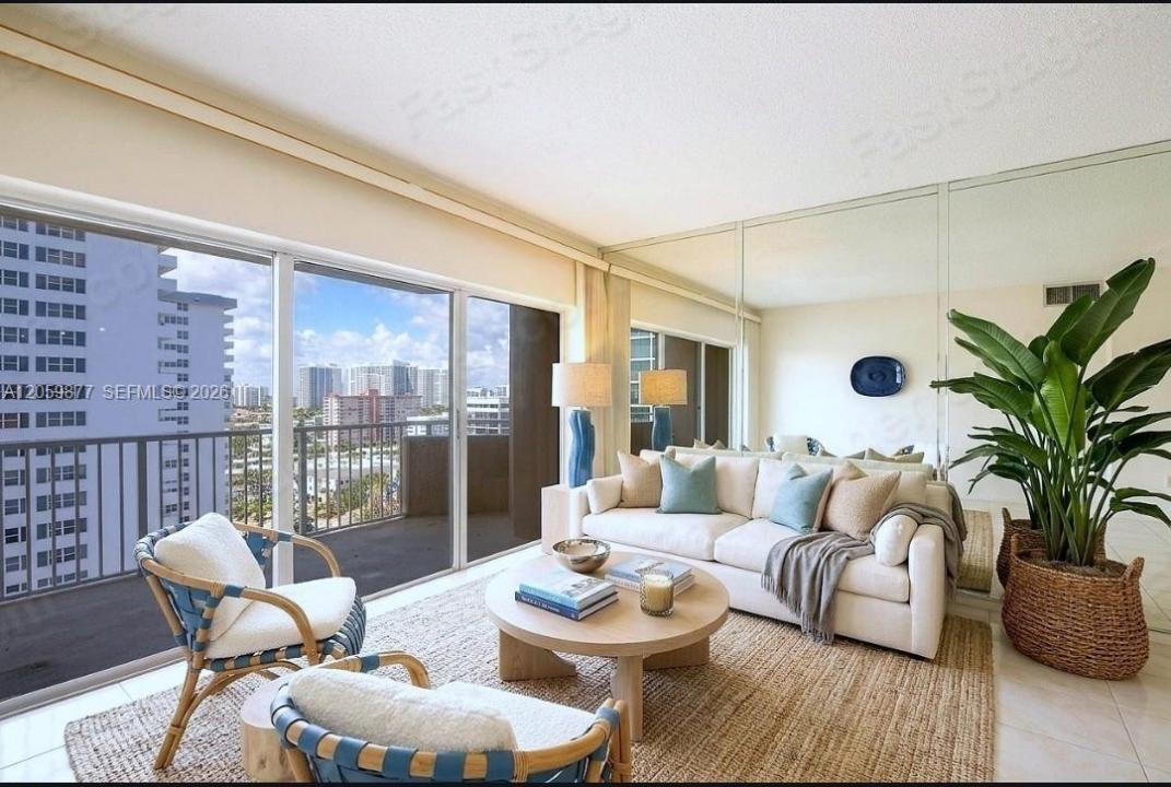 1980 S Ocean Dr 16A, Hallandale Beach, Florida 33009, USA
