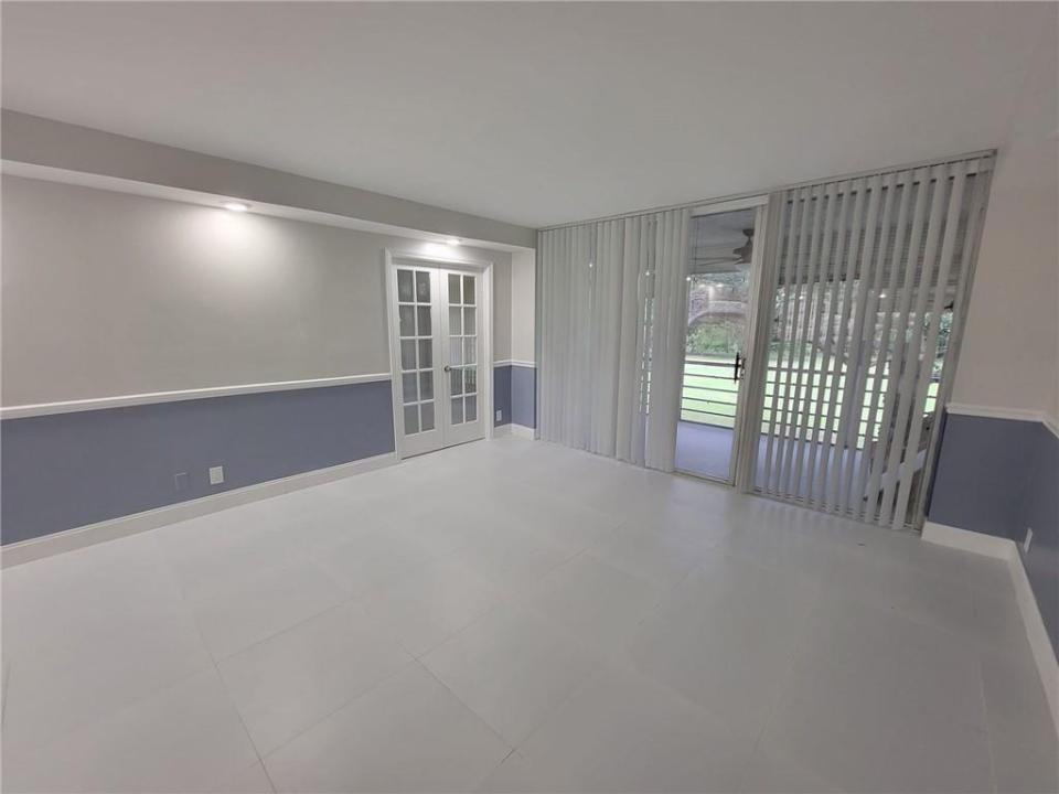 800 E CYPRESS Lane 202, Pompano Beach, Florida 33069, USA