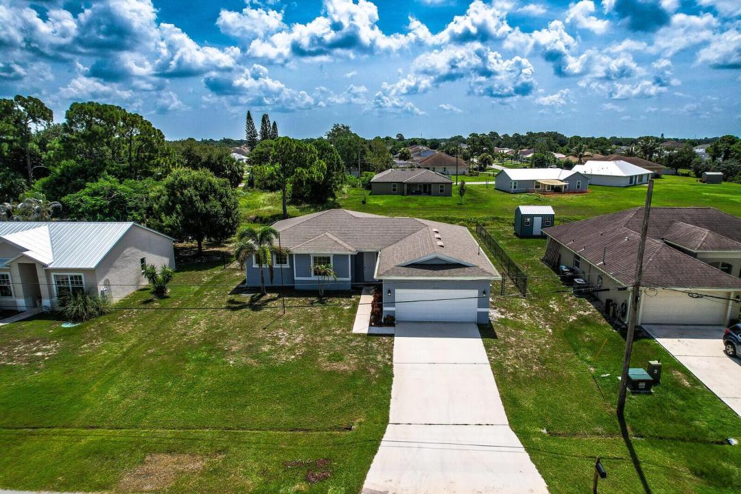 3673 SW Bonwold Street, Port St. Lucie, Floryda 34953, USA