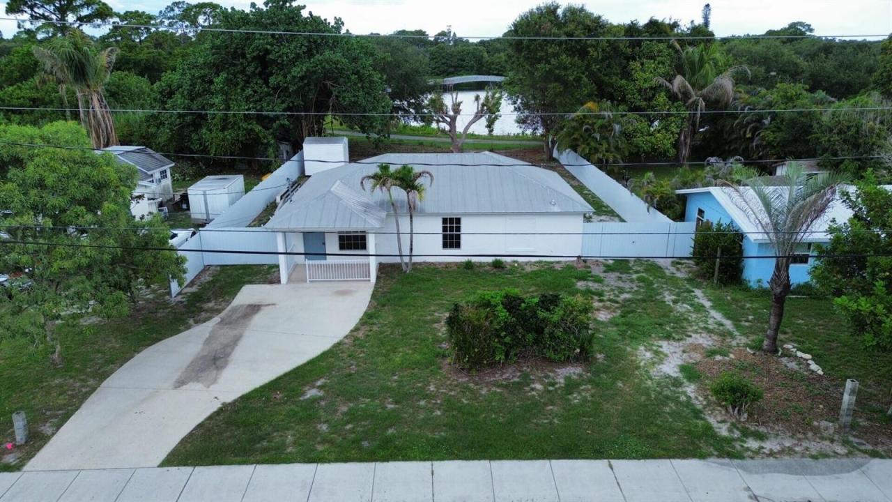 5060 SE EBBTIDE Avenue, Stuart, Floride 34997, États-Unis