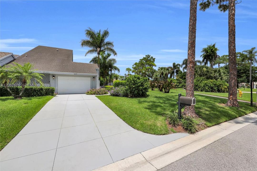 6879 Palm Grove Ct, Palm Beach Gardens, Florida 33418, USA