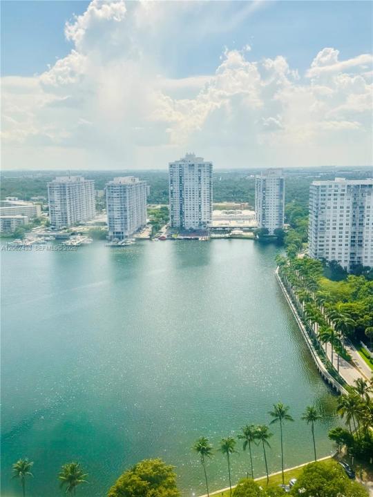 18181 NE 31st Ct PH03, Aventura, Floride 33160, États-Unis
