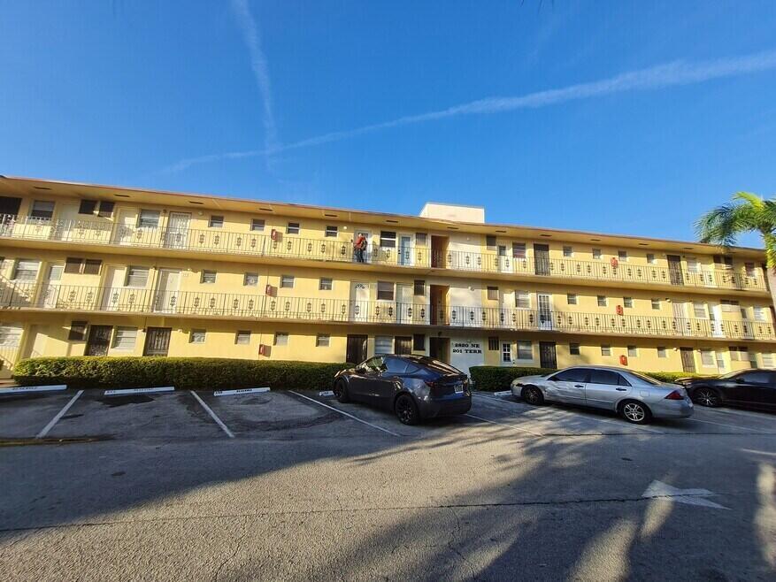 2820 NE 201ST Terrace F106, Aventura, Floride 33180, États-Unis