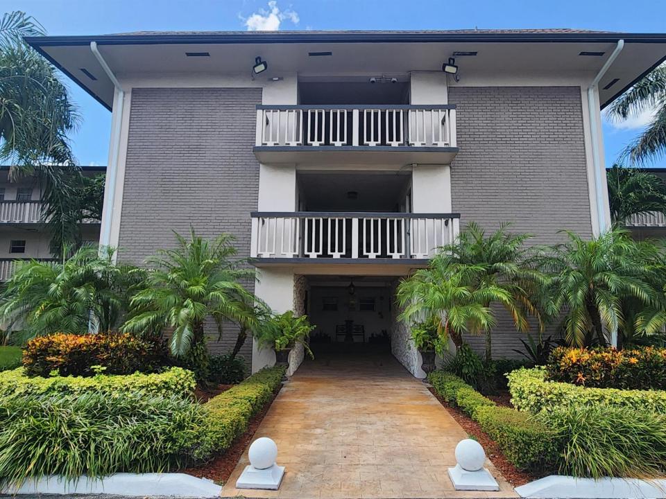 4900 WASHINGTON Street 307, Hollywood, Floride 33021, États-Unis