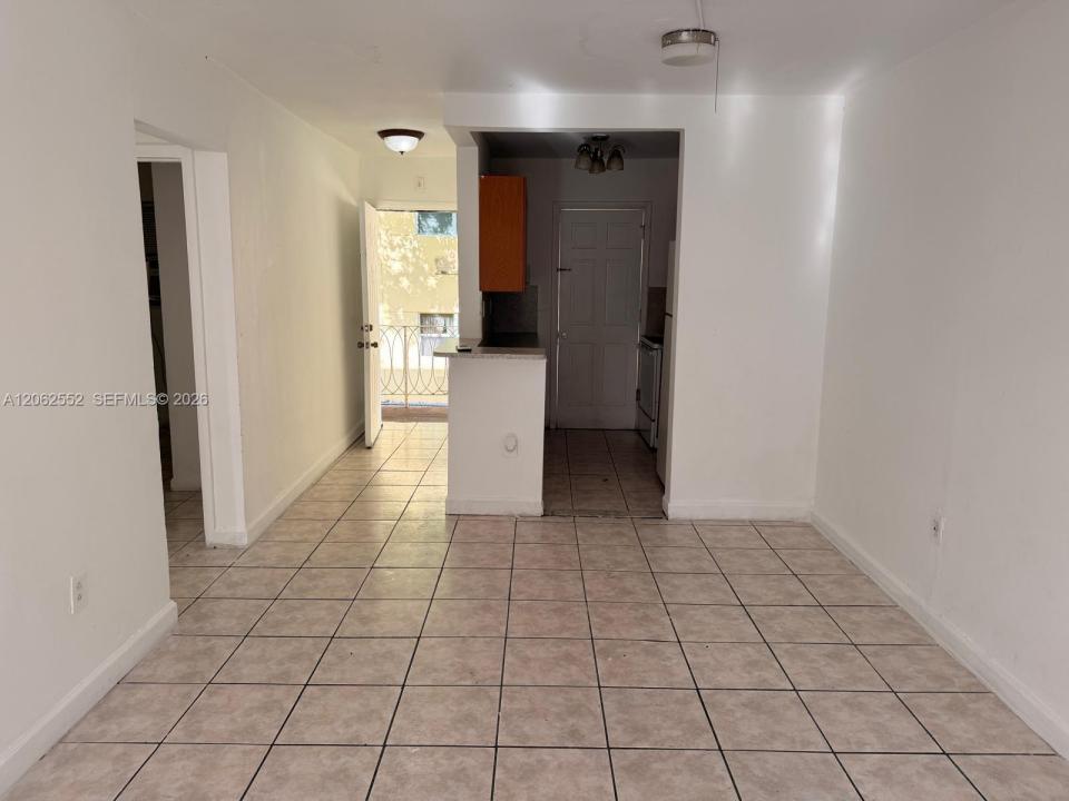 2441 NW 13th St 78, Miami, Floryda 33125, USA