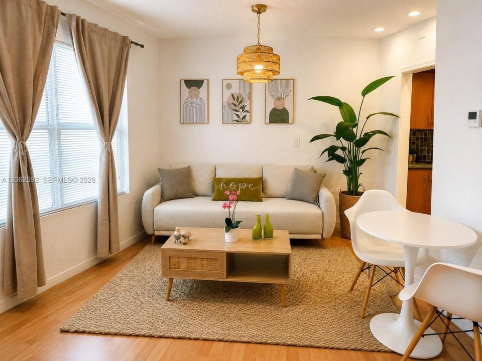 7326 Collins Ave 207, Miami Beach, Floride 33141, États-Unis