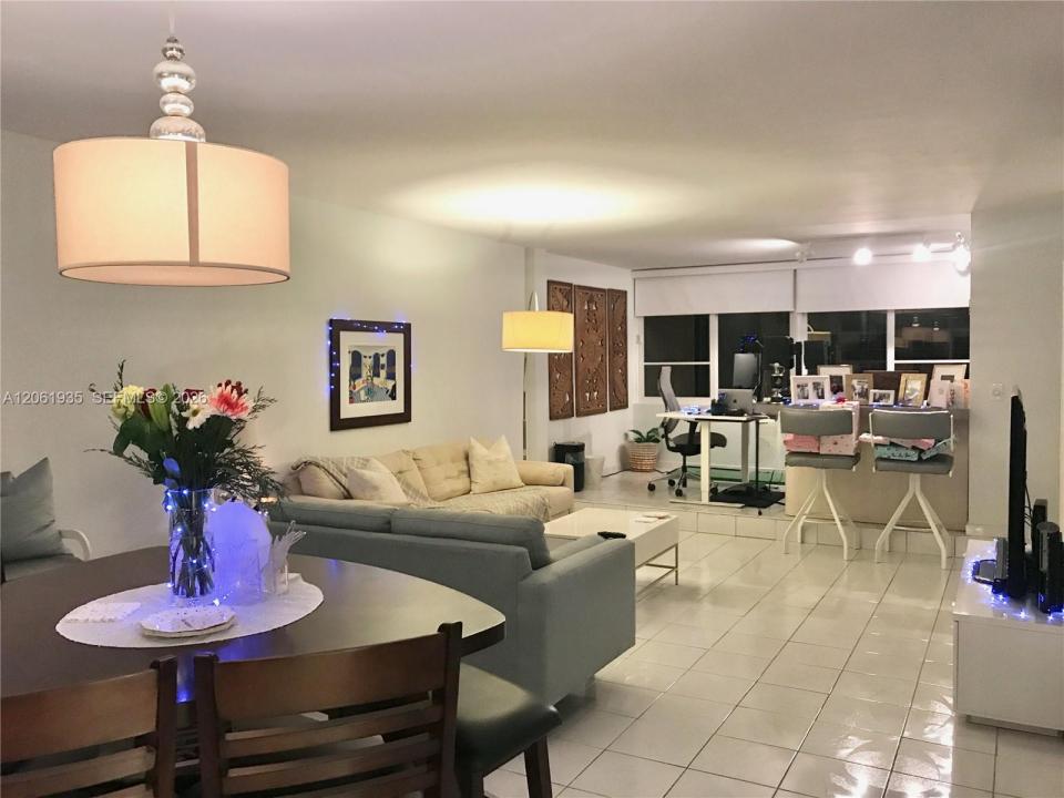 5005 Collins Ave 518, Miami Beach, Floride 33140, États-Unis