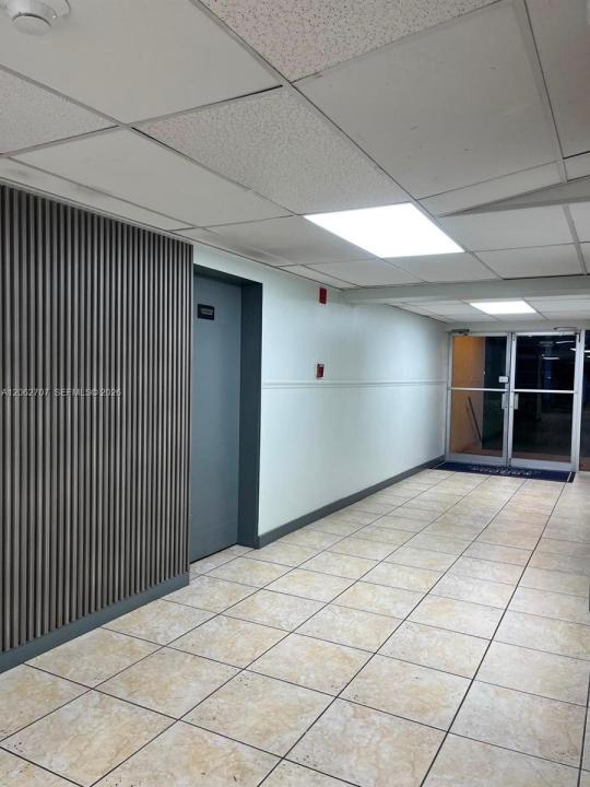 801 Three Islands Blvd 412, Hallandale Beach, Florida 33009, Stati Uniti
