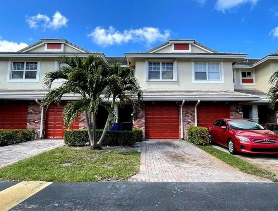 3361 NW 29TH Court, Lauderdale Lakes, Florida 33311, USA
