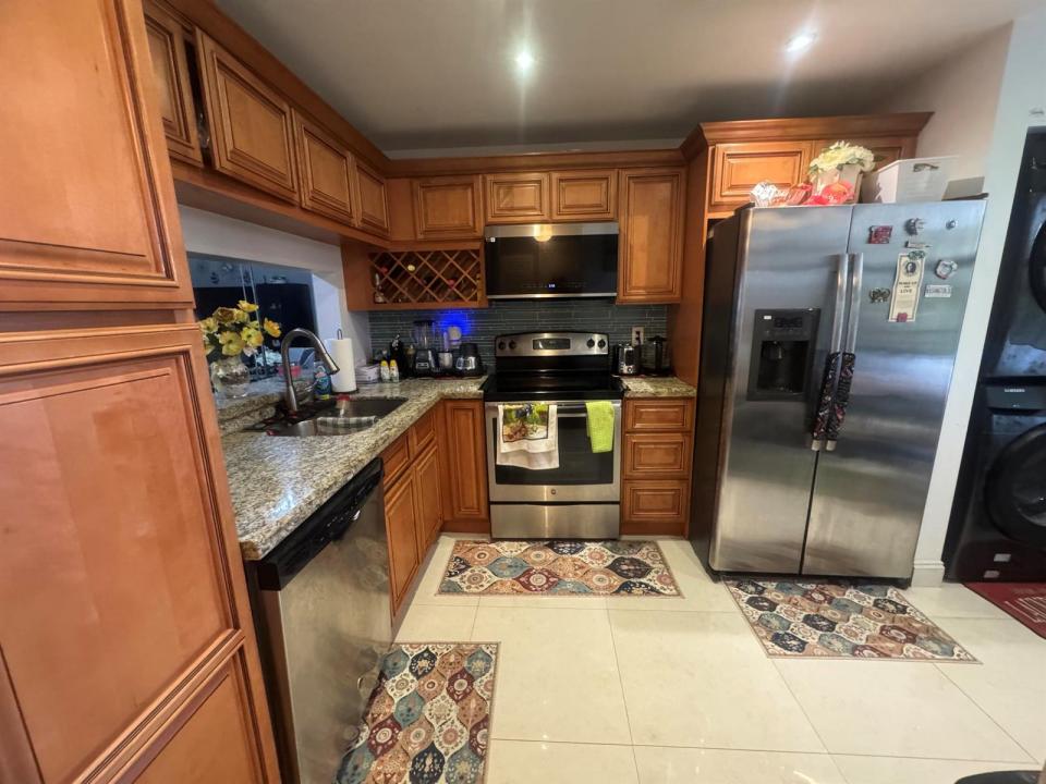 6575 W OAKLAND PARK Boulevard 402, Lauderhill, Floride 33313, États-Unis