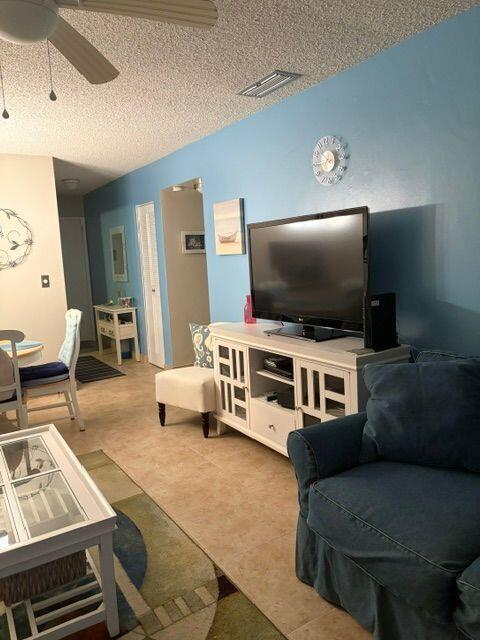 2811 S GARDEN S Drive 308, Palm Springs, Florida 33461, Stati Uniti
