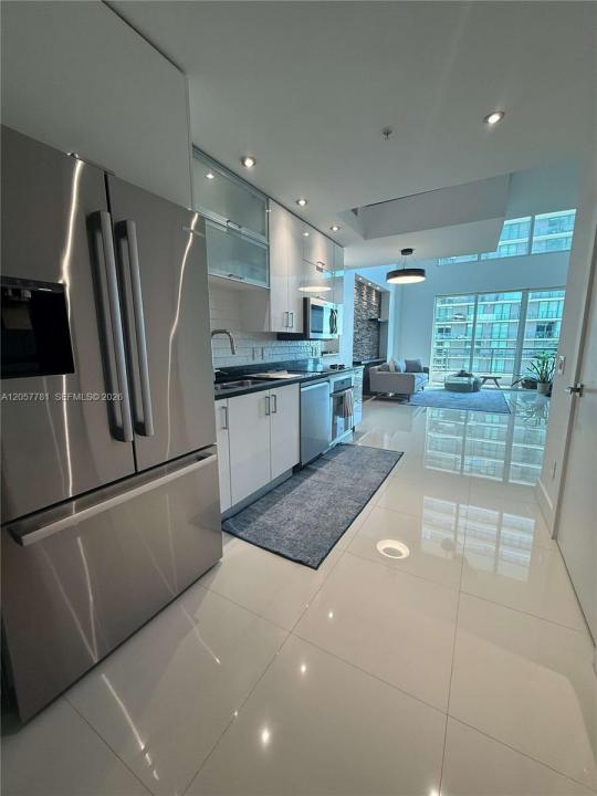 60 SW 13th St 3808, Miami, Florida 33130, USA