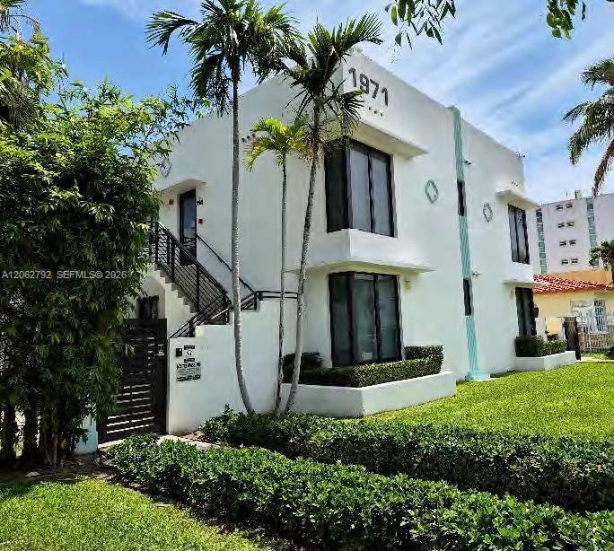 1971 Bay Dr 110, Miami Beach, Floryda 33141, USA