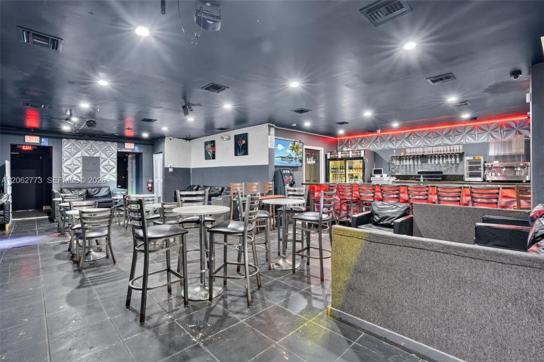 Cafeteria & Sports Bar For Sale In Hialeah, Hialeah, Floride 33010, États-Unis