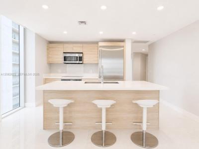 16385 Biscayne Blvd 2007, North Miami Beach, Florida 33160, USA