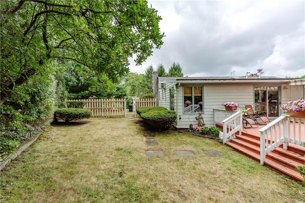 1 Polly Drive, North Providence, Rhode Island 02911, USA