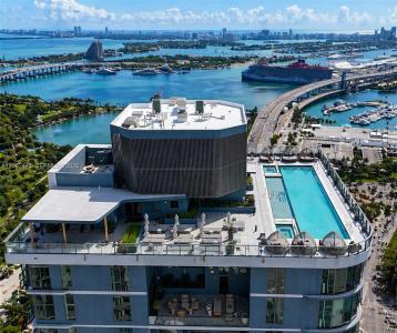 121 NE 5th St 2013, Miami, Florida 33132, USA