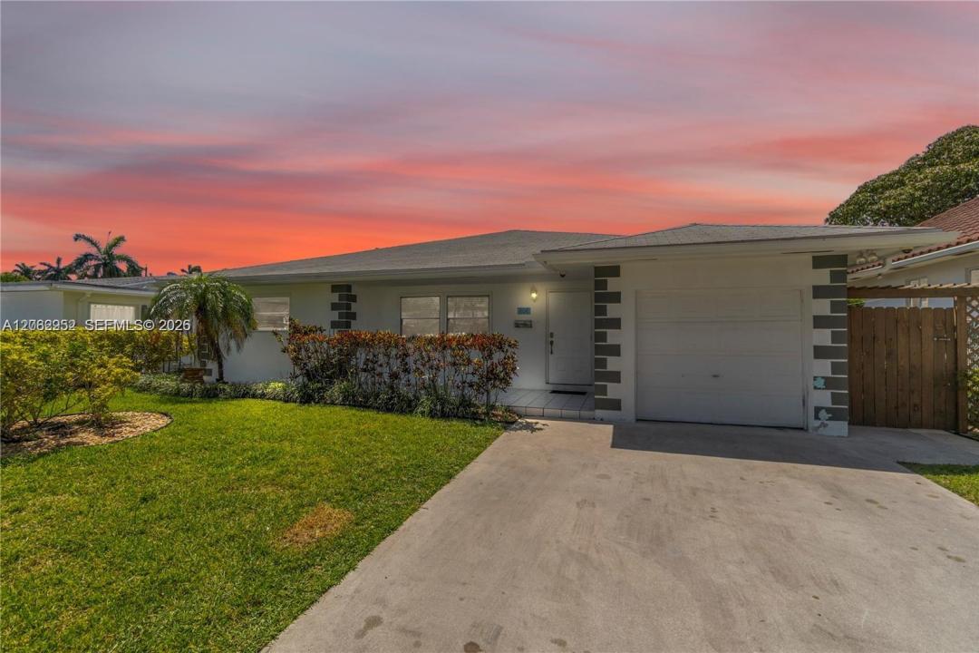 806 NE 4th St ., Hallandale Beach, Floride 33009, États-Unis