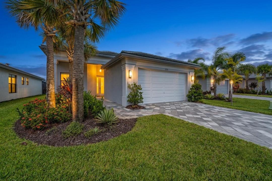 12454 SW Alongshore Drive, Port St. Lucie, Флорида 34987, Соединенные Штаты