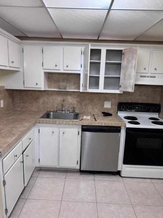 1010 COUNTRY CLUB Drive 108, Margate, Floride 33063, États-Unis