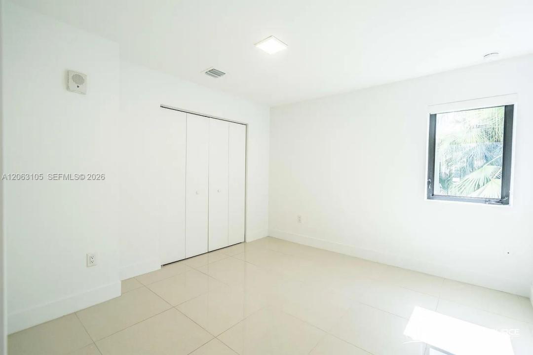 1971 Bay Dr 124, Miami Beach, Florida 33141, Stati Uniti