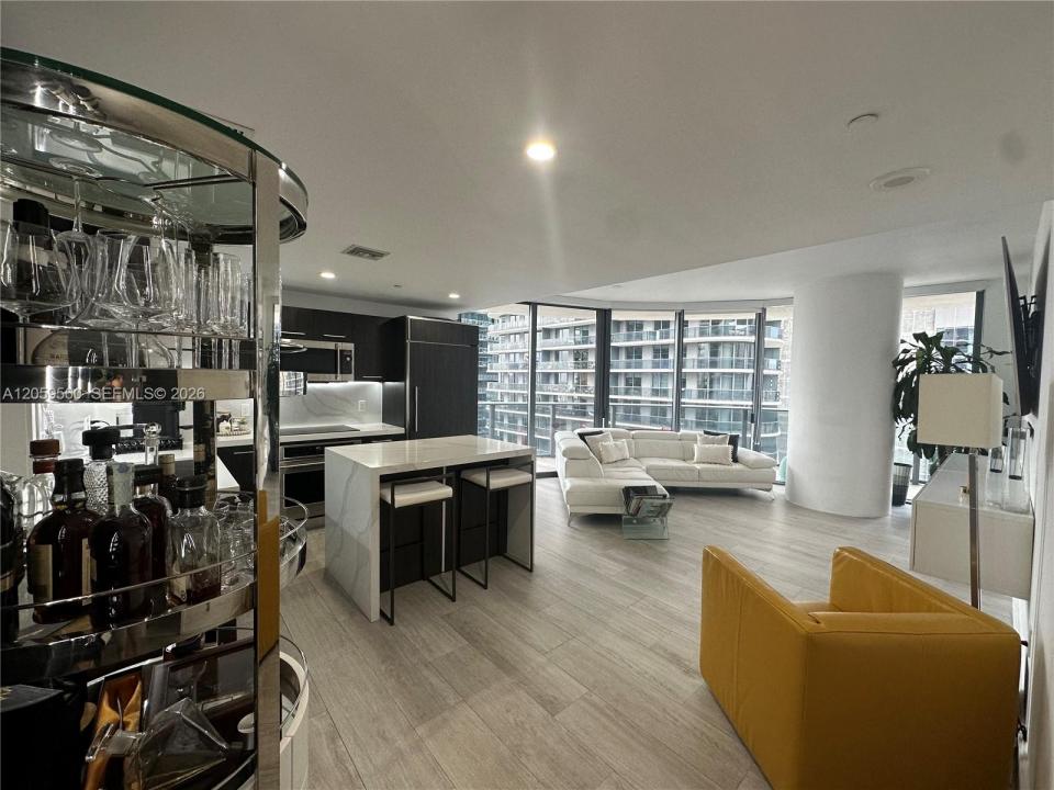 45 SW 9th St 2501, Miami, Florida 33130, Stati Uniti