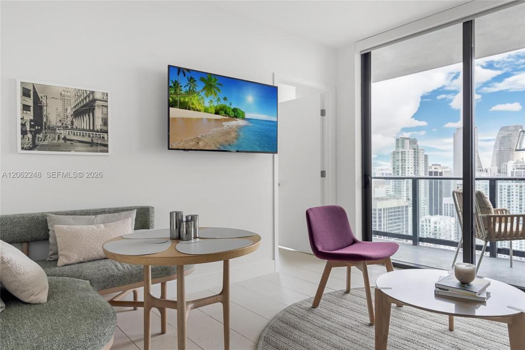 159 NE 6th St 3808, Miami, Florida 33132, Stati Uniti