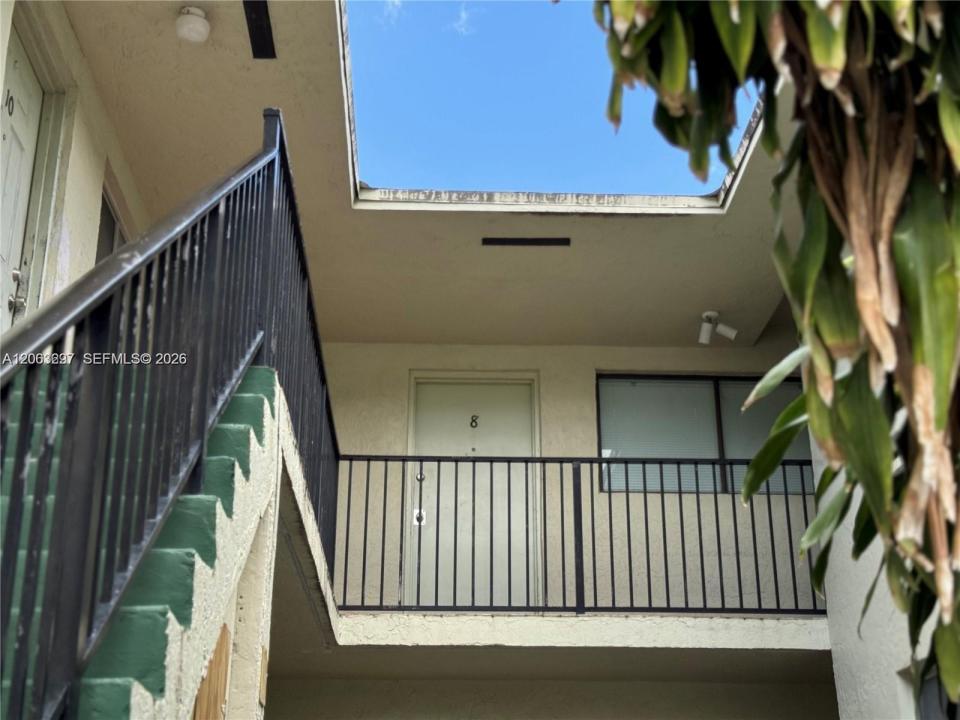 10765 SW 4th St 8, Sweetwater, Floride 33174, États-Unis
