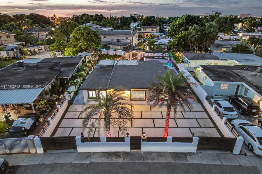 831 E 10th Pl, Hialeah, 플로리다 33010, 미국