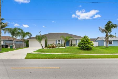 361 SW Thornhill Dr, Port St. Lucie, Florida 34984, USA