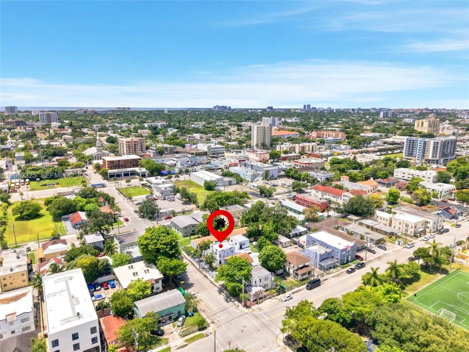 128 NW 9th Ave 2, Miami, Флорида 33128, Соединенные Штаты