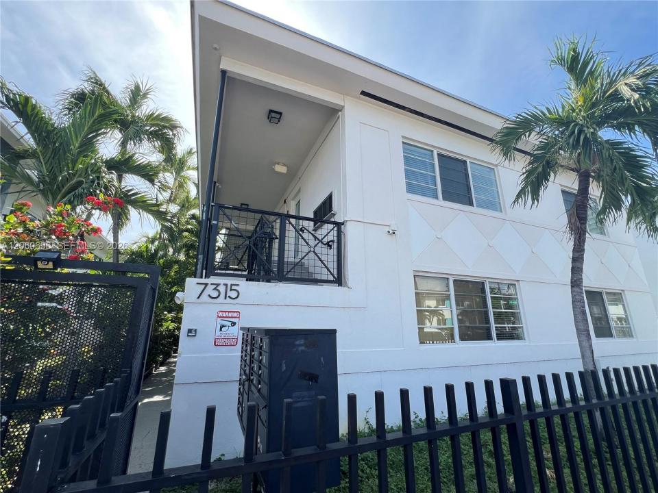 7315 Byron Ave 12, Miami Beach, Florida 33141, Stati Uniti