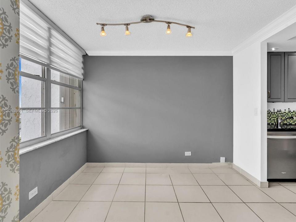 301 174th St 2205, Sunny Isles Beach, Florida 33160, USA