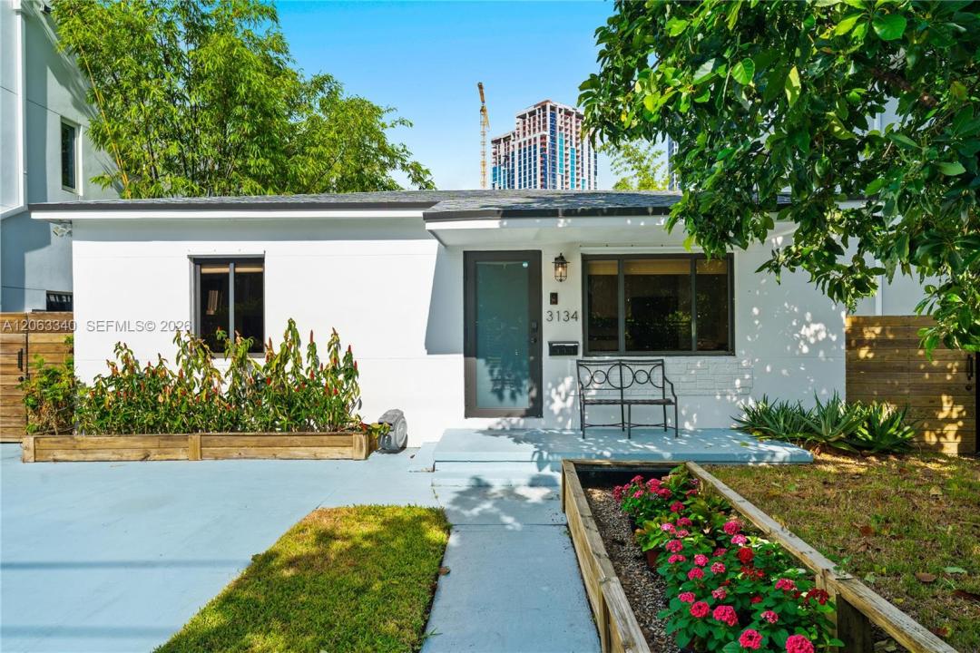 3134 Carter St 1, Miami, Florida 33133, USA