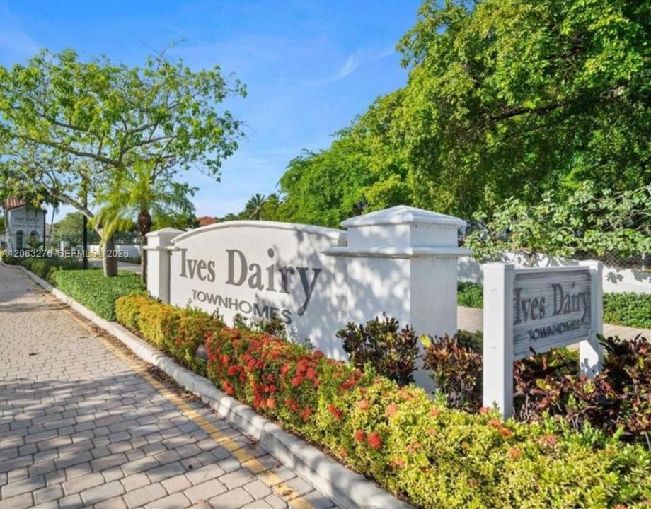1017 NE 208th St, Miami, Florida 33179, USA