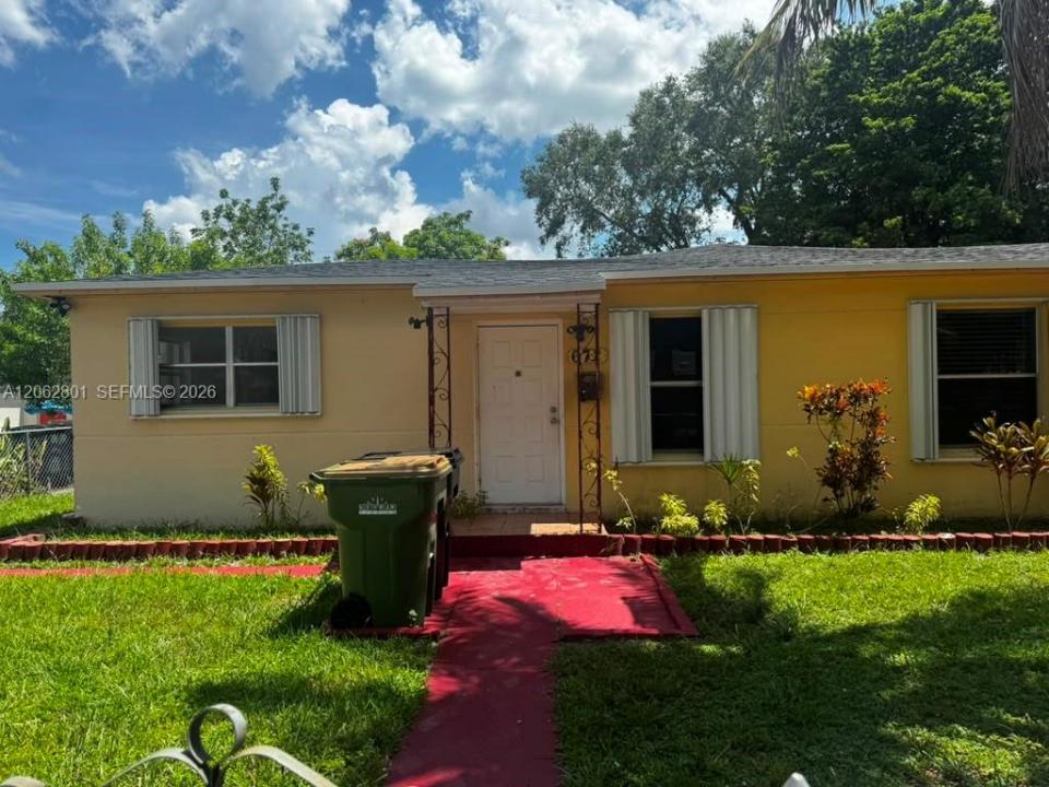 672 NE 130th St 672, North Miami, Florida 33161, Stati Uniti
