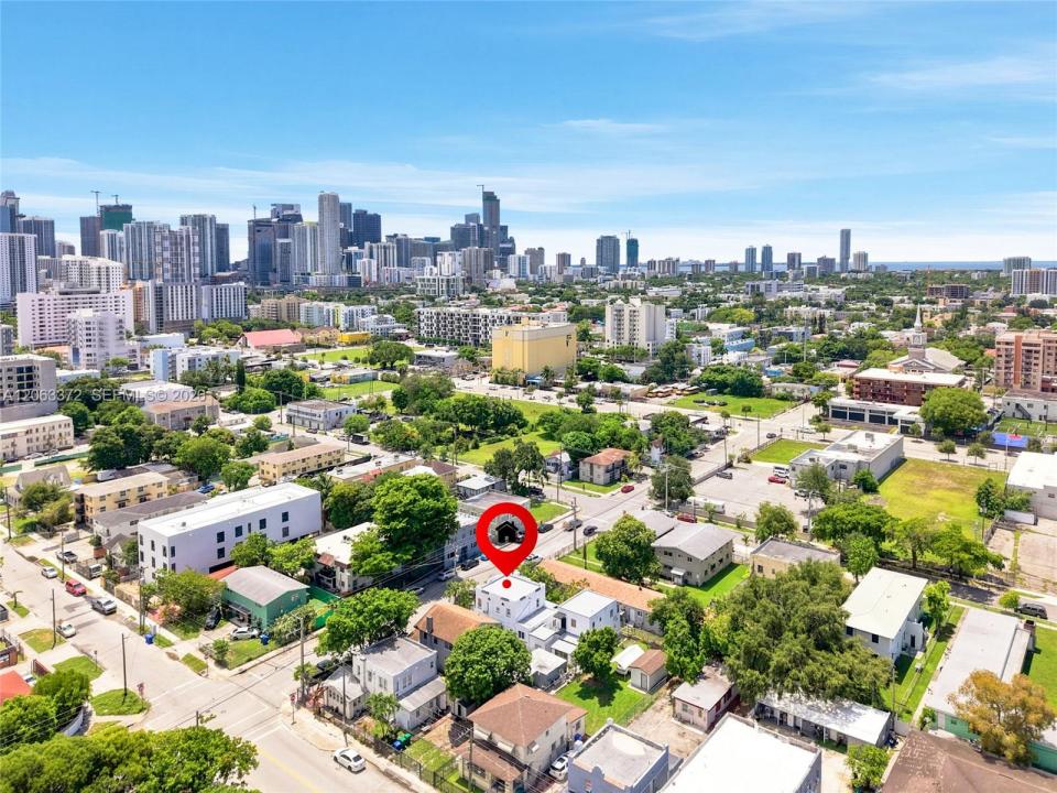 128 NW 9th Ave 6, Miami, Florida 33128, Stati Uniti