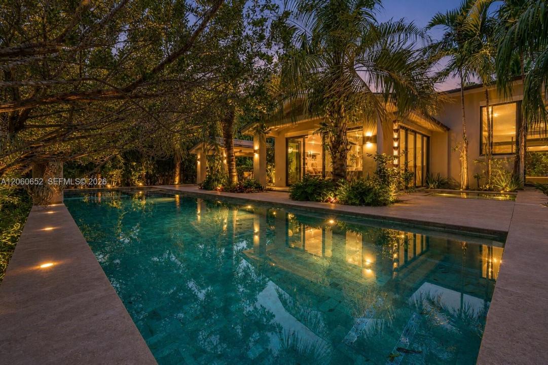 6840 Sunrise Pl, Coral Gables, Florida 33133