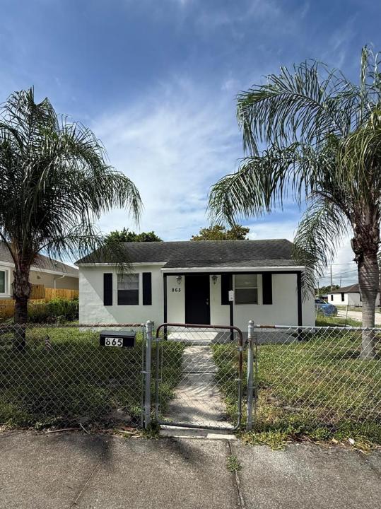 865 W 3RD Street, Riviera Beach, Florida 33404, USA