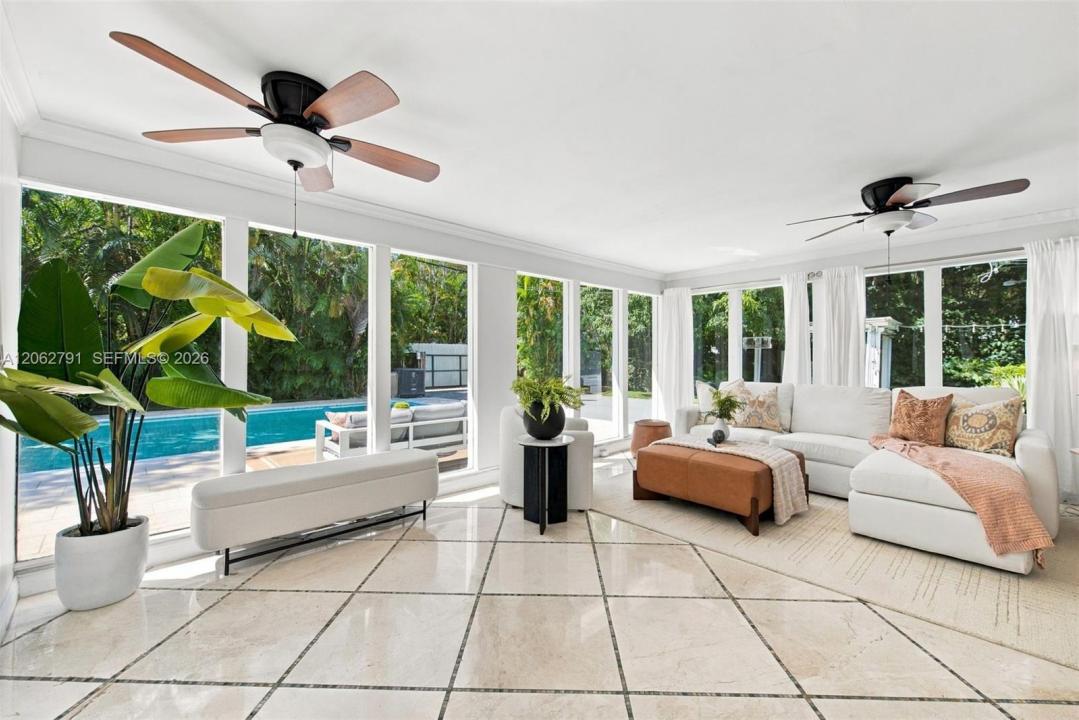 260 NE 95th St, Miami Shores, Floryda 33138, USA
