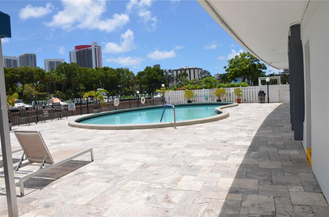 400 Diplomat Pkwy 704, Hallandale Beach, Floride 33009, États-Unis