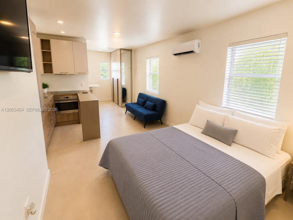 245 NE 33rd St 207, Miami, Florida 33137, USA
