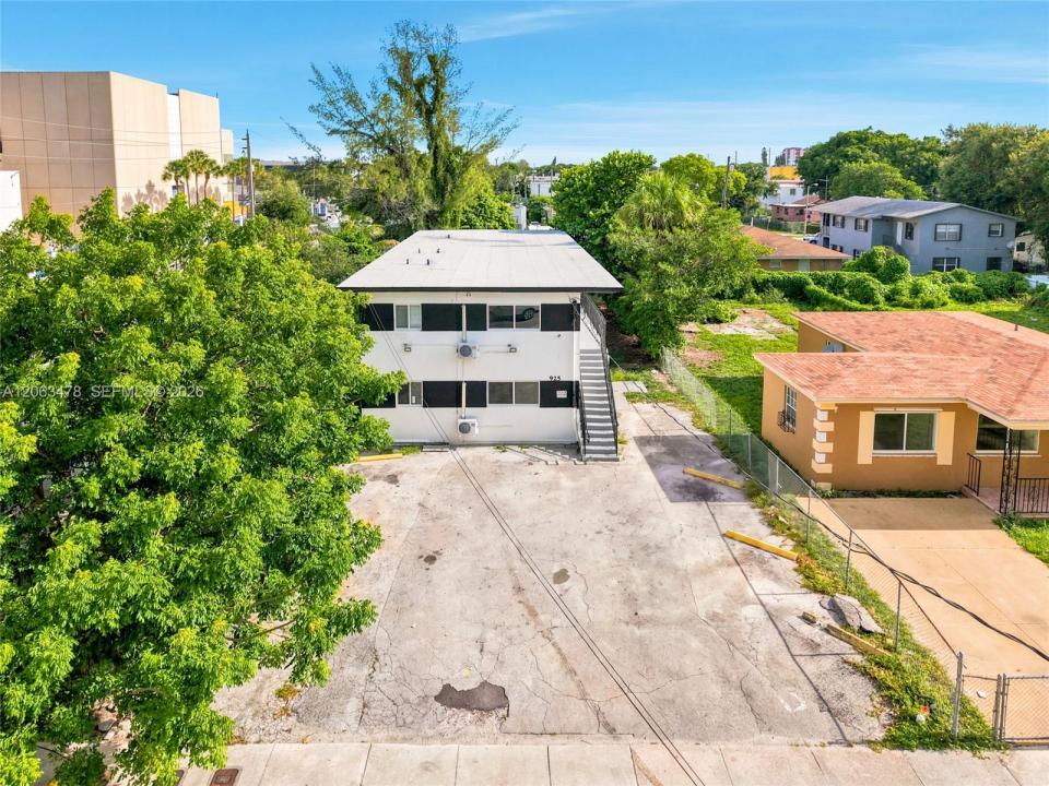 925 NW 69th St 2, Miami, 플로리다 33150, 미국