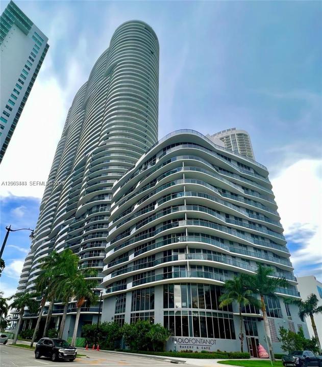 488 NE 18th St 3000, Miami, Florida 33132, Stati Uniti