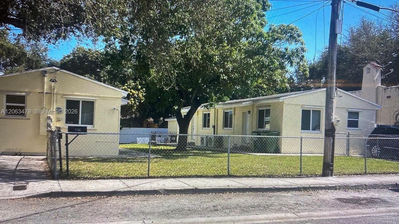 7637 NW 3rd Ave, Miami, פלורידה 33150, ארצות הברית של אמריקה