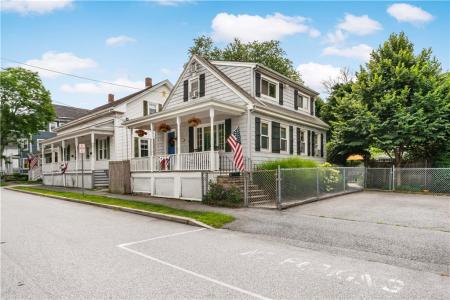 8 Lincoln Avenue, Bristol, Rhode Island 02809, USA