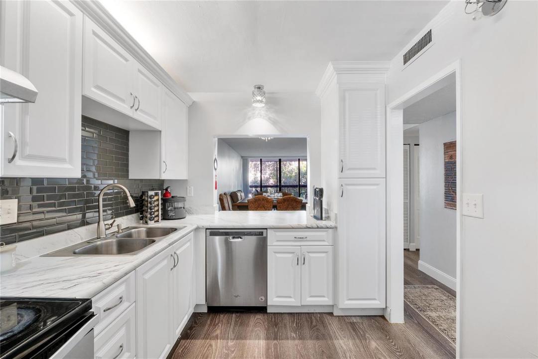 8437 FOREST HILLS Drive 203, Coral Springs, Floride 33065, États-Unis