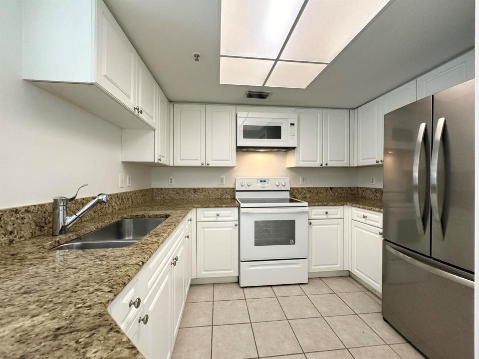 300 Crestwood N Court 302, Royal Palm Beach, Floride 33411, États-Unis
